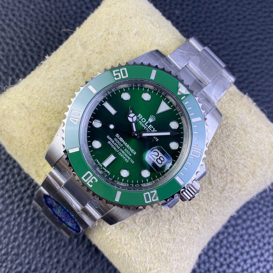 Rolex Submariner Hulk – Luxury Dive Watch
