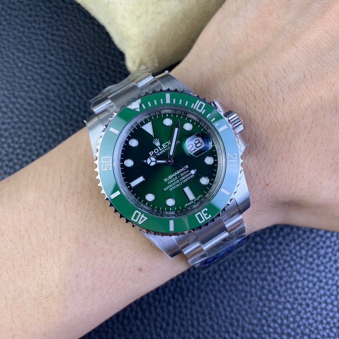 Rolex Submariner Hulk – Luxury Dive Watch